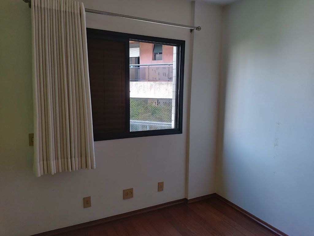 Apartamento à Venda em Vila Suzana, São Paulo - SP