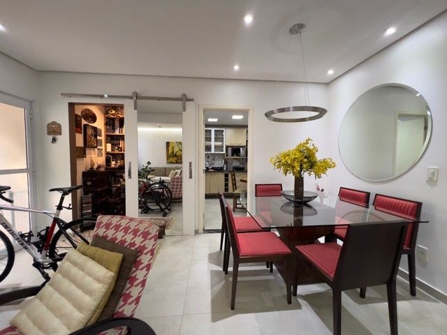 Casa charmosa em condomínio com lazer completo!