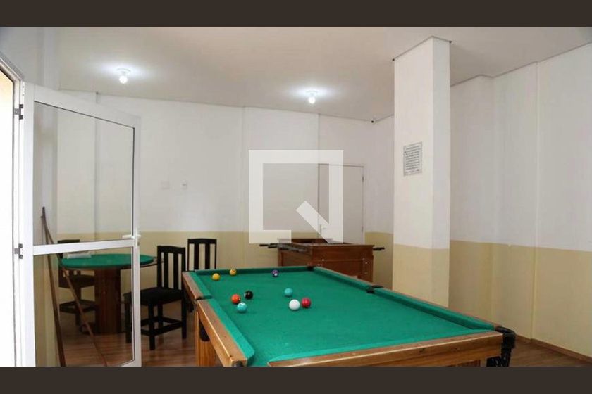 Apartamento com 45m², 2 quartos e 1 vaga.