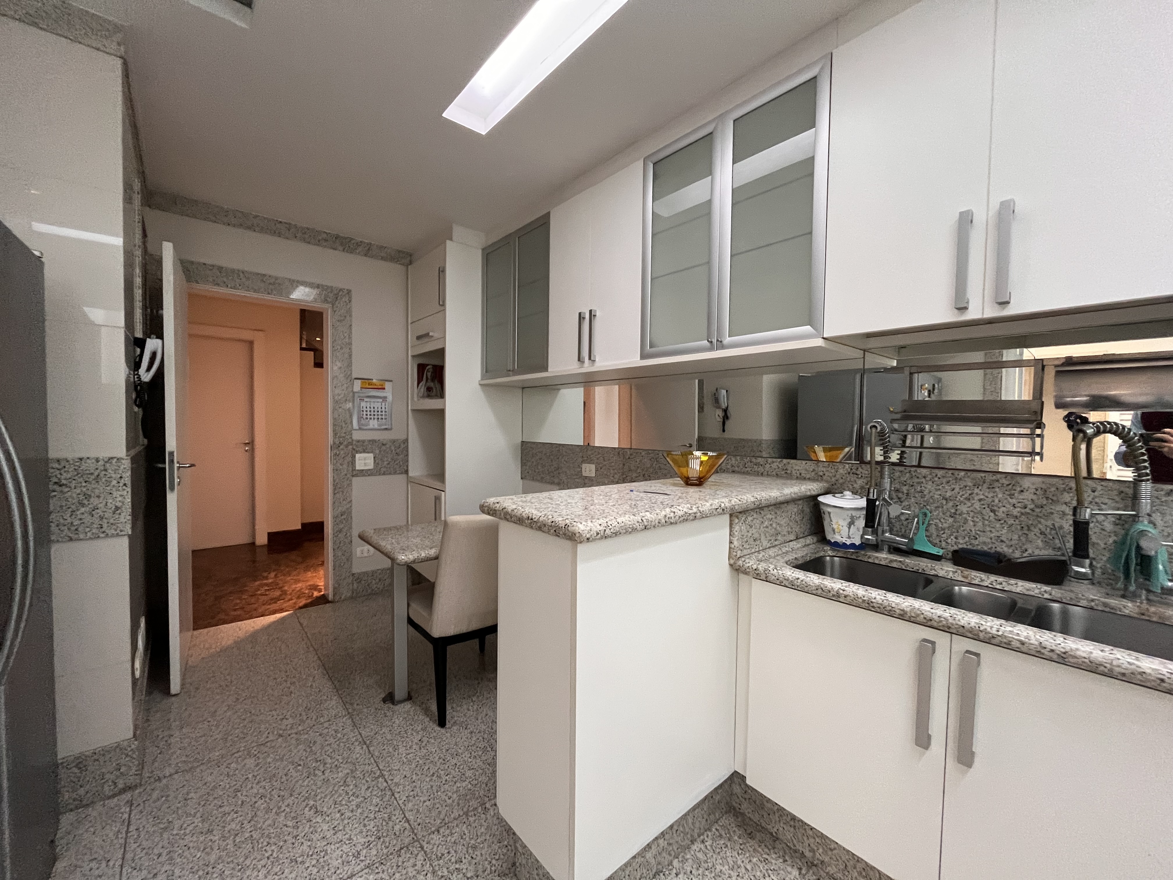 Casa de condomínio à venda com 450m², 4 quartos e 4 vagas